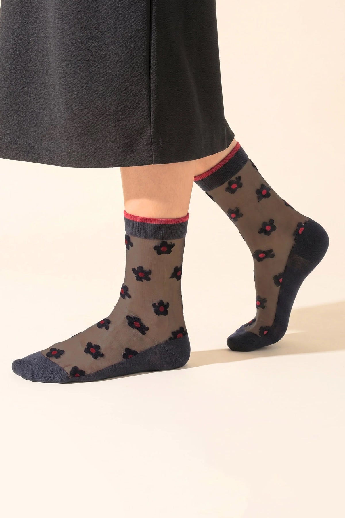 Daisy Sheer Socks